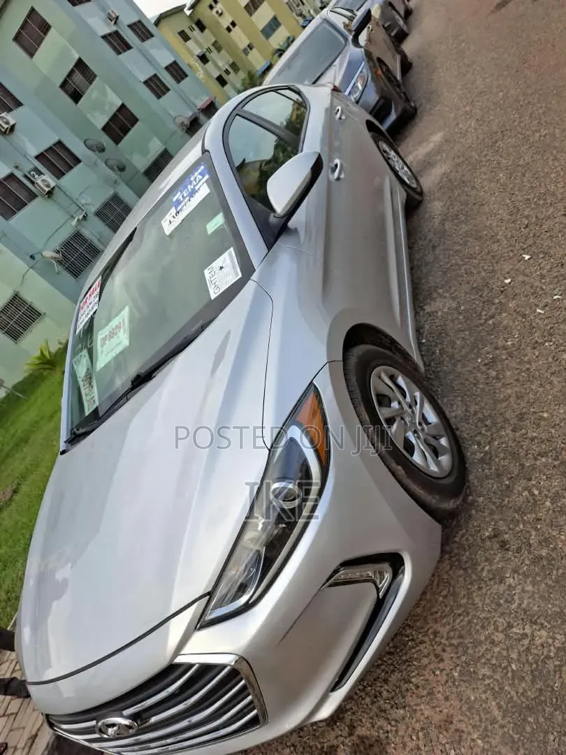 Hyundai Elantra SE 2018 Silver
