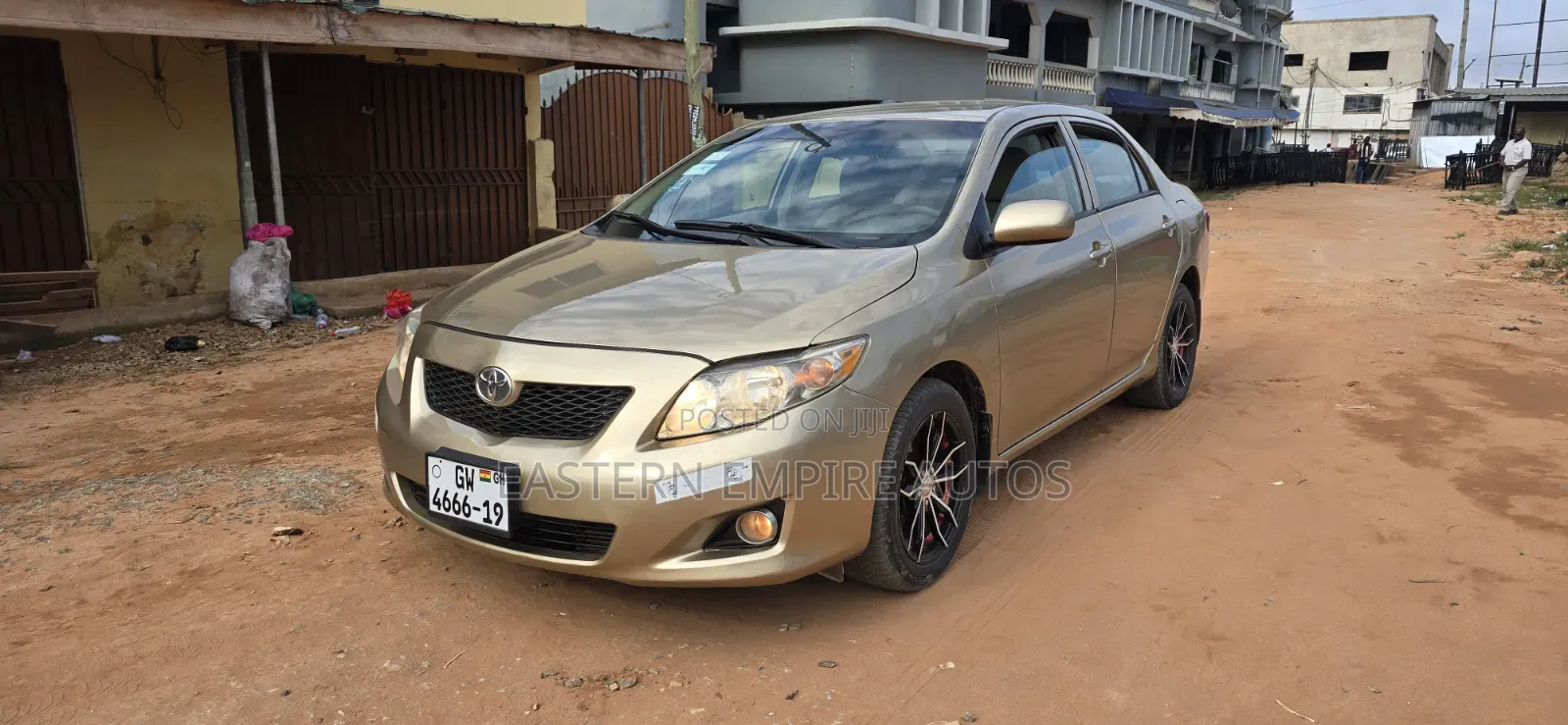 Toyota Corolla LE 4dr Sedan (1.8L 4cyl 4A) 2010 Gold