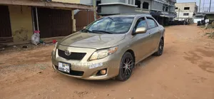 Toyota Corolla LE 4dr Sedan (1.8L 4cyl 4A) 2010 Gold