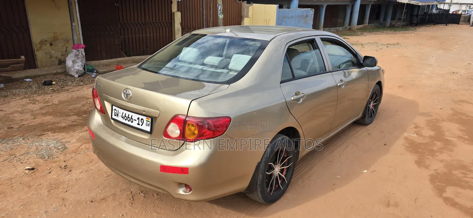 Toyota Corolla LE 4dr Sedan (1.8L 4cyl 4A) 2010 Gold