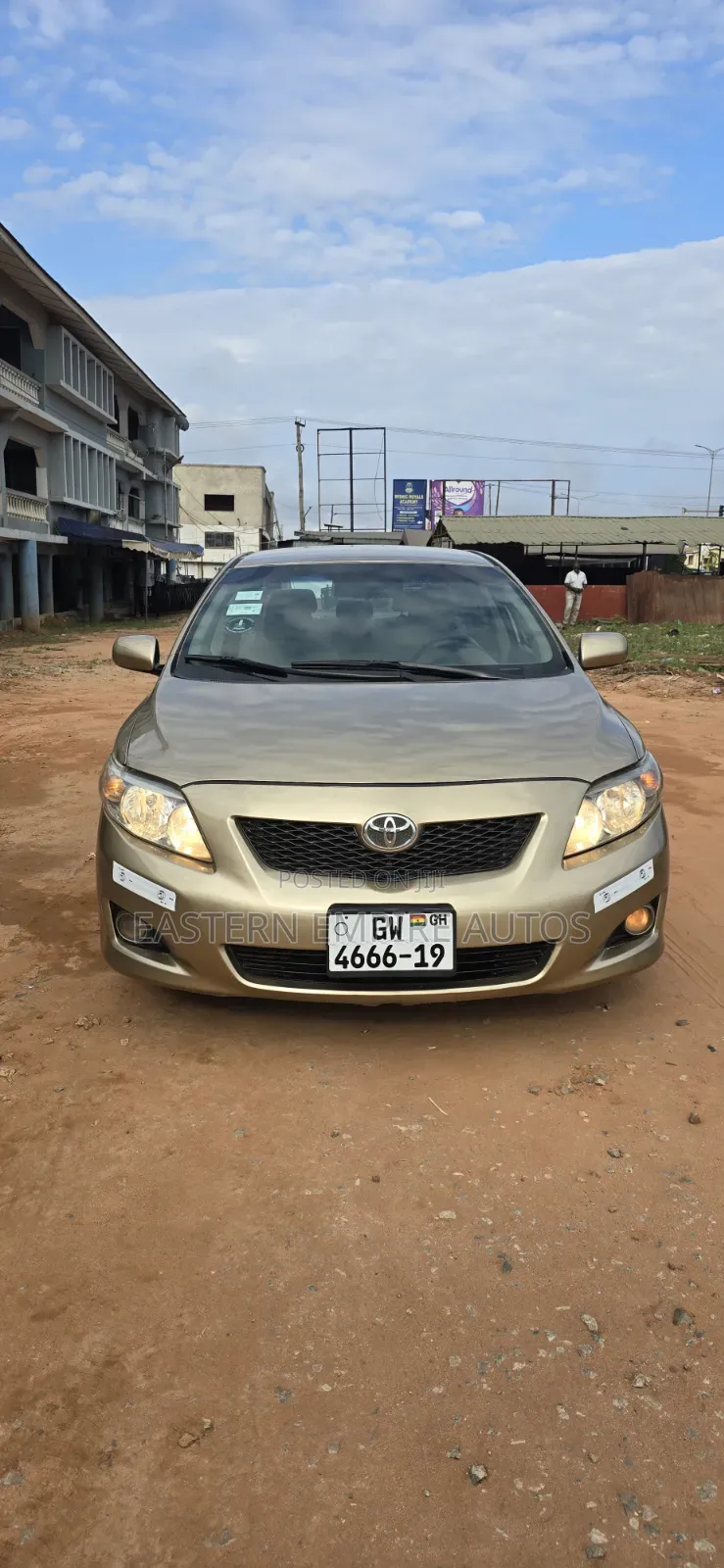 Toyota Corolla LE 4dr Sedan (1.8L 4cyl 4A) 2010 Gold
