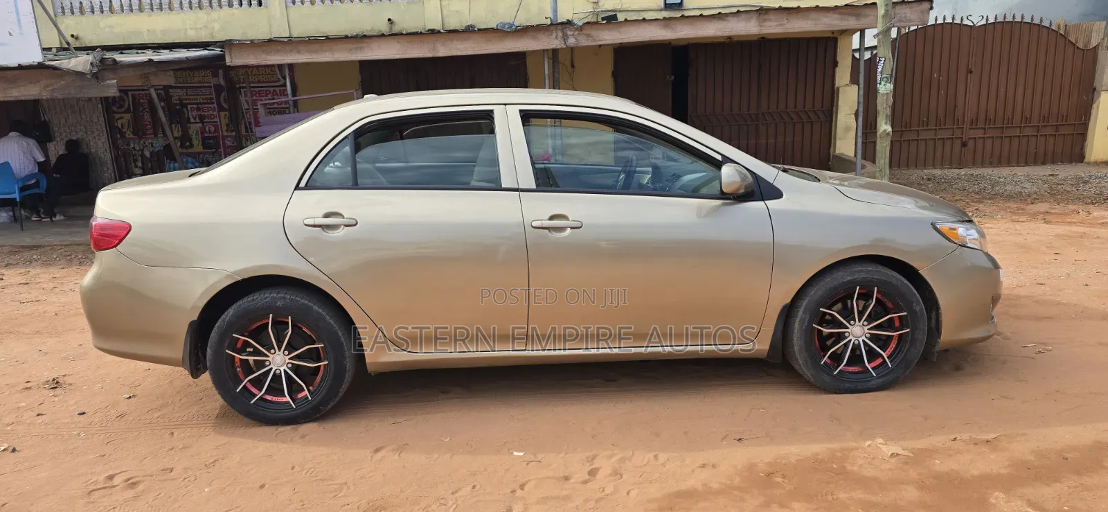 Toyota Corolla LE 4dr Sedan (1.8L 4cyl 4A) 2010 Gold