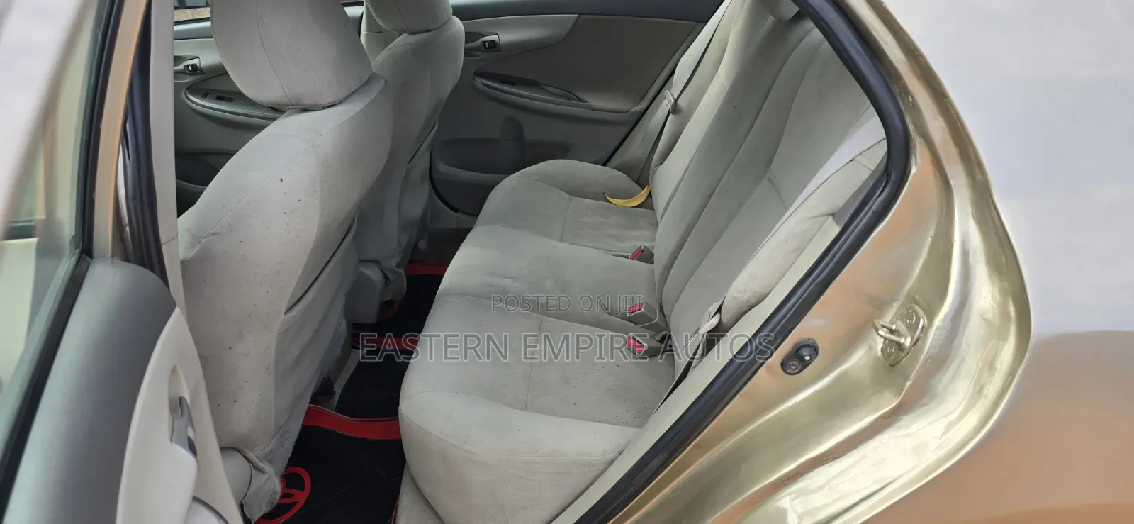 Toyota Corolla LE 4dr Sedan (1.8L 4cyl 4A) 2010 Gold