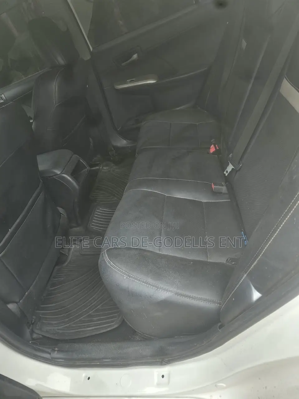 Toyota Camry SE 4dr Sedan (3.5L 6cyl 6A) 2014 White