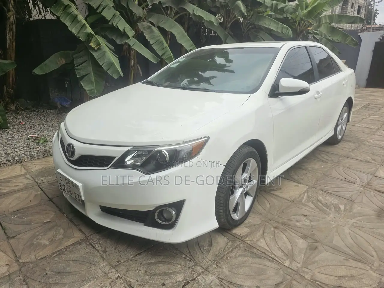 Toyota Camry SE 4dr Sedan (3.5L 6cyl 6A) 2014 White
