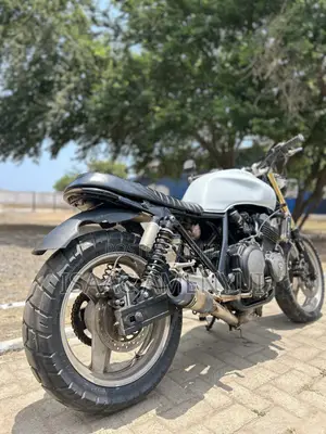 Honda CB 2002 White