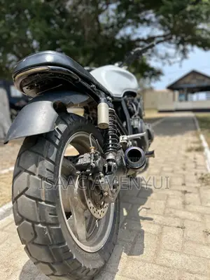 Honda CB 2002 White