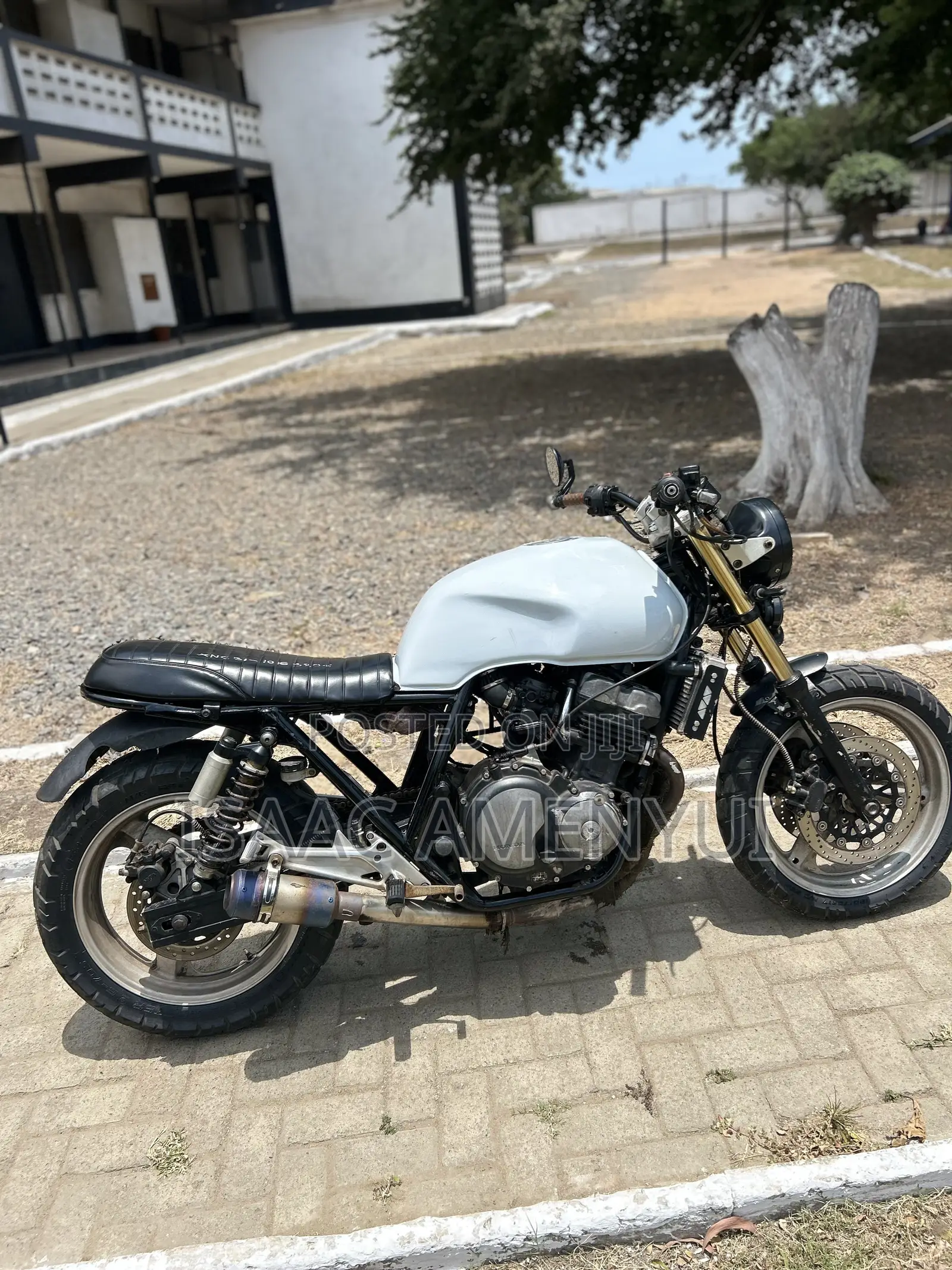 Honda CB 2002 White