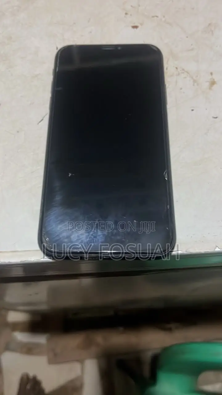Apple iPhone XR 64 GB Black