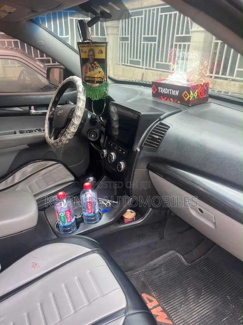 Kia Sorento LX 2012 Gray