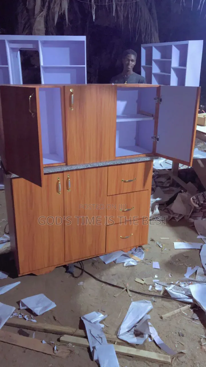 4 Ft Kitchen Cabinet Top and Dwon