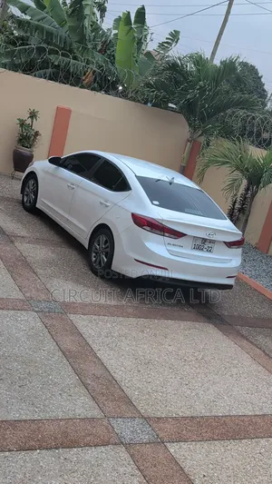 Hyundai Elantra SEL 2018 White