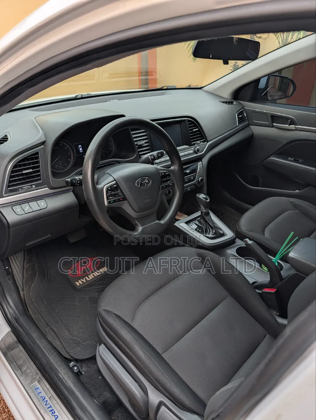 Hyundai Elantra SEL 2018 White