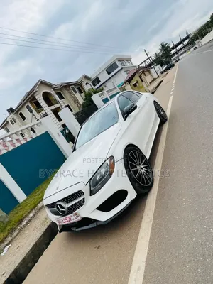 Mercedes-Benz C300 Luxury 4matic Sedan AWD (2.0L 4cyl 7A) 2017 White