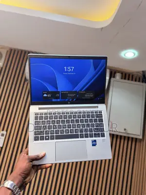 Laptop HP EliteBook 630 G10 16GB Intel Core i5 SSD 256GB