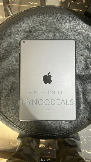 Apple iPad 10.2 (2021) 64 GB Gray