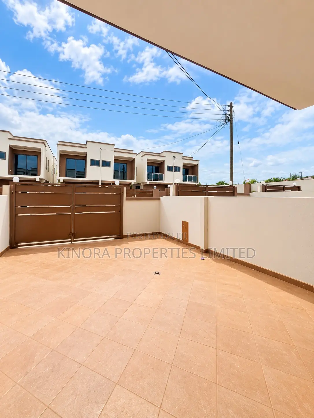 4bdrm Duplex in Abokobi for sale