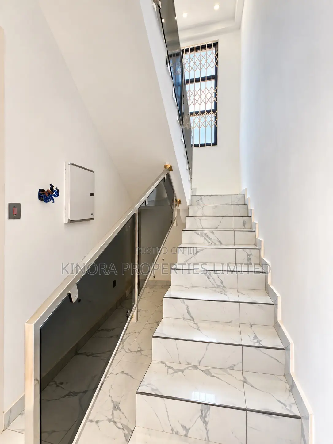 4bdrm Duplex in Abokobi for sale