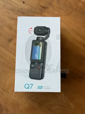 Q7 CCD Digital Camera