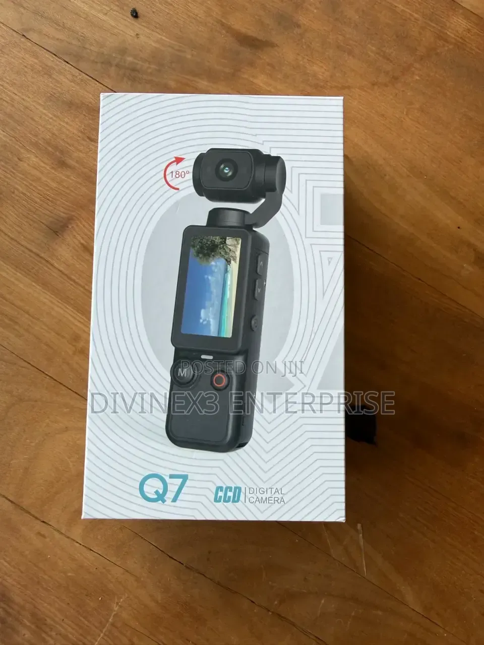 Q7 CCD Digital Camera
