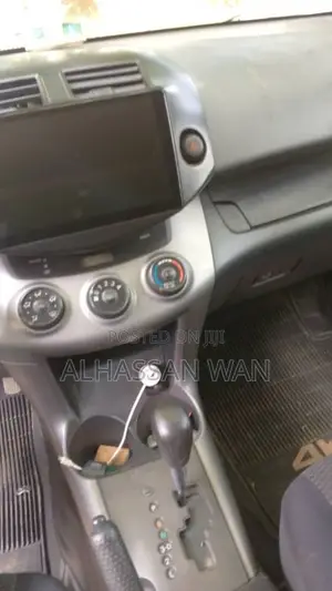 Toyota HiAce 2011 Green