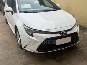Toyota Corolla 2022 White