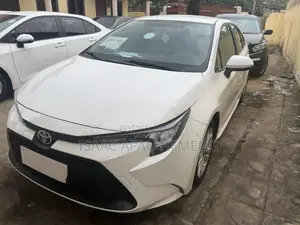 Toyota Corolla 2022 White
