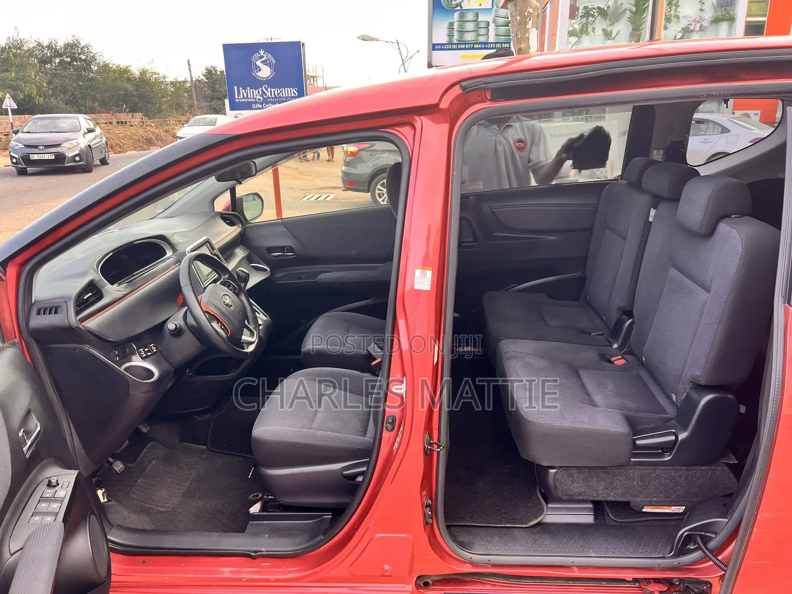 Toyota Sienta 1.5 FWD (6-seater) 2017 Red