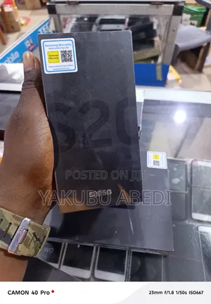 New Samsung Galaxy S20 128 GB Black