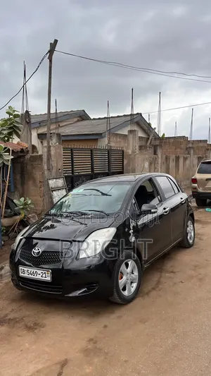 Toyota Vitz 1.5 FWD 3dr 2010 Gray