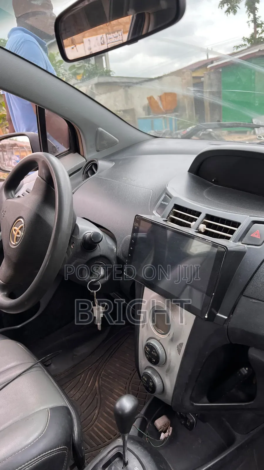 Toyota Vitz 1.5 FWD 3dr 2010 Gray