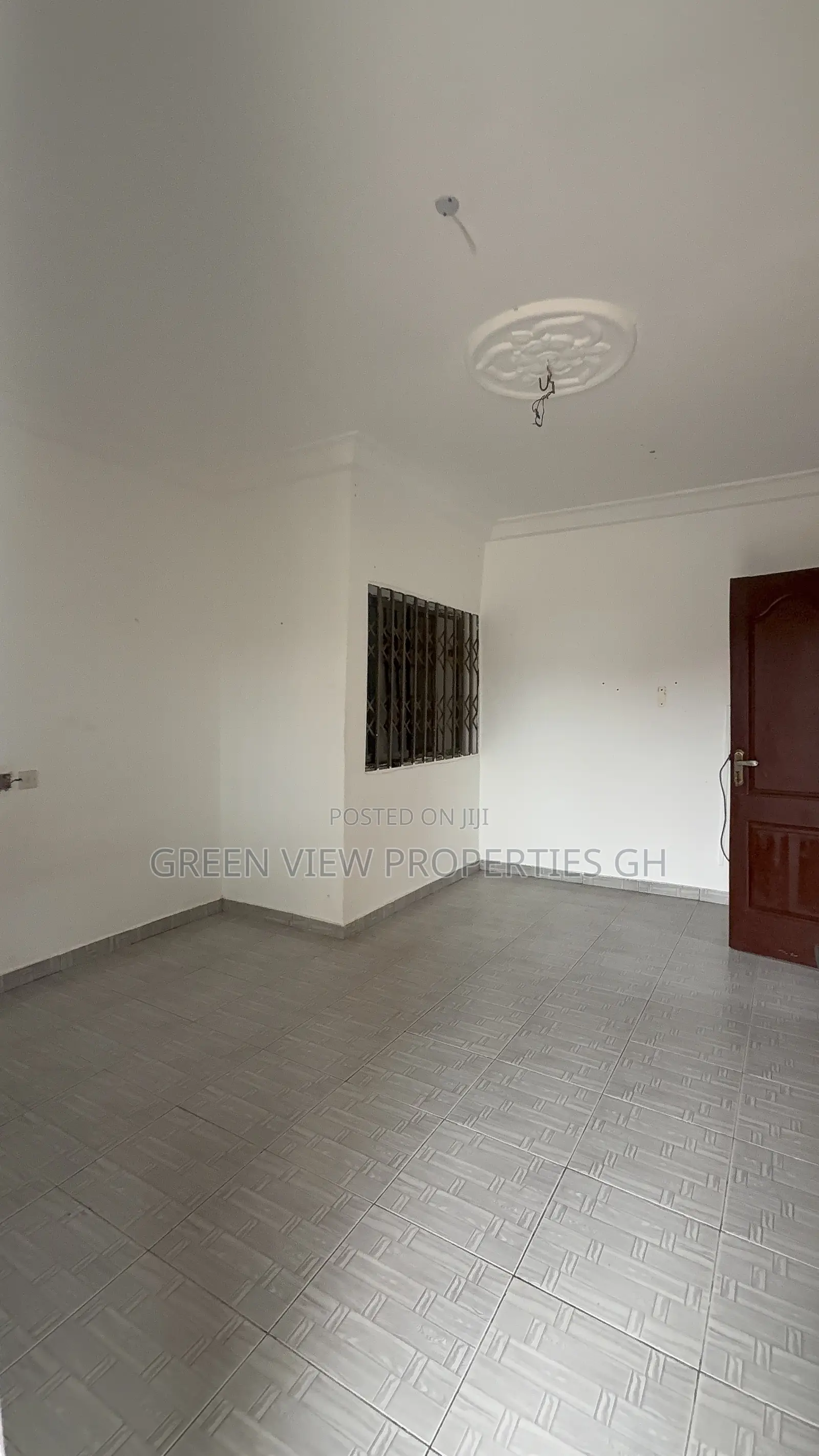 1bdrm Apartment in West Hills Mall Area for rent