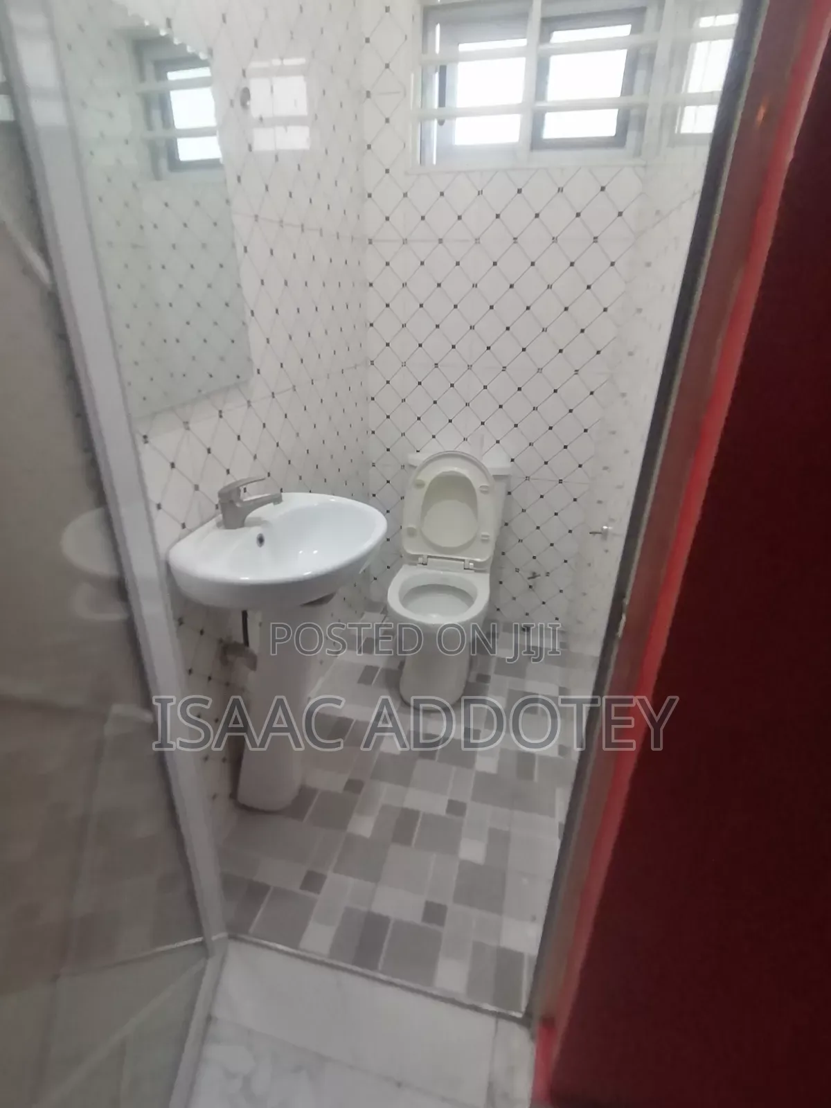 3bdrm House in Three 3 Bedrm Self, Baatsona Total for rent