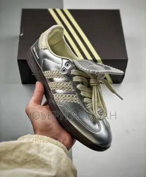 Addidas Sneakers