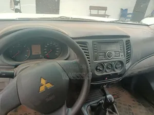 Mitsubishi L200 2019 White