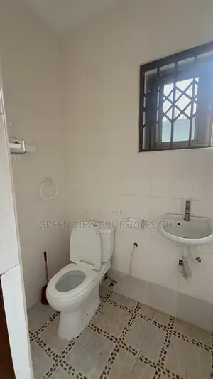 1bdrm Apartment in West Hills Mall Area for rent