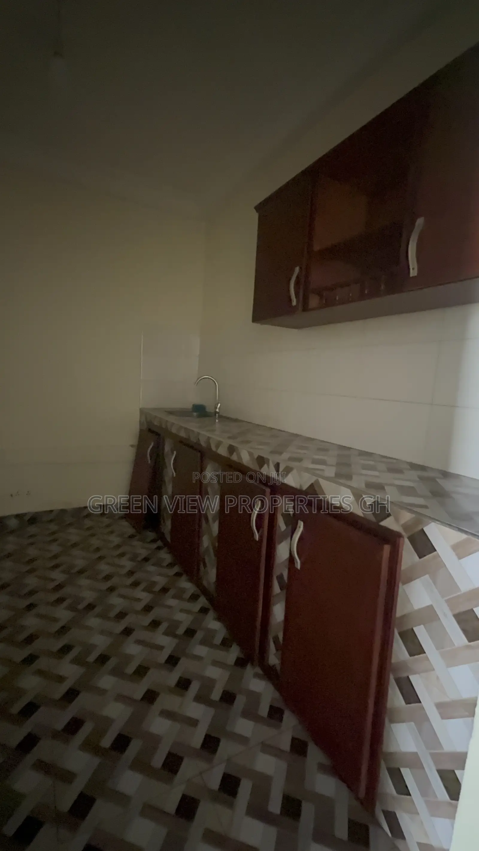 1bdrm Apartment in West Hills Mall Area for rent