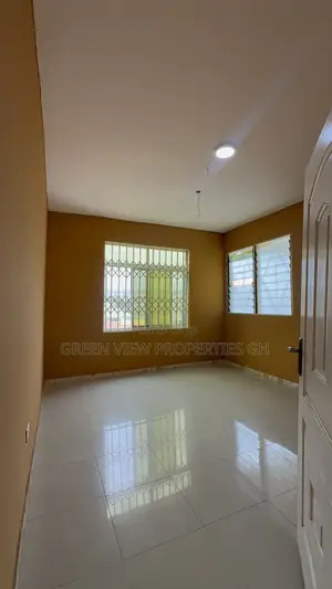 3bdrm Apartment in West Hills Mall Area for rent