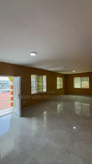 3bdrm Apartment in West Hills Mall Area for rent