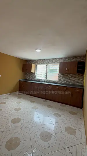 3bdrm Apartment in West Hills Mall Area for rent