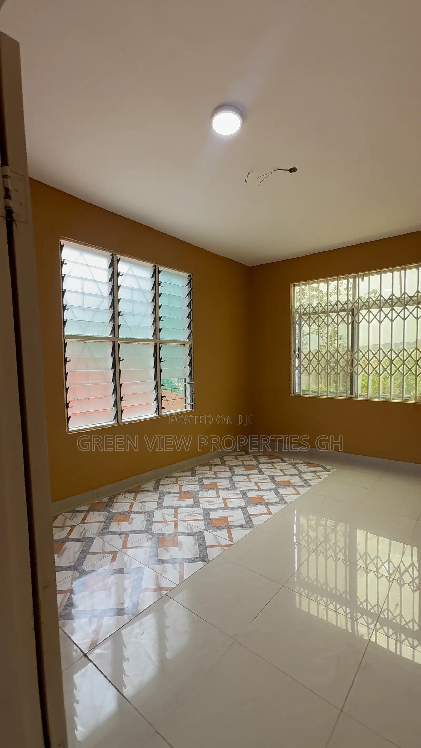 3bdrm Apartment in West Hills Mall Area for rent