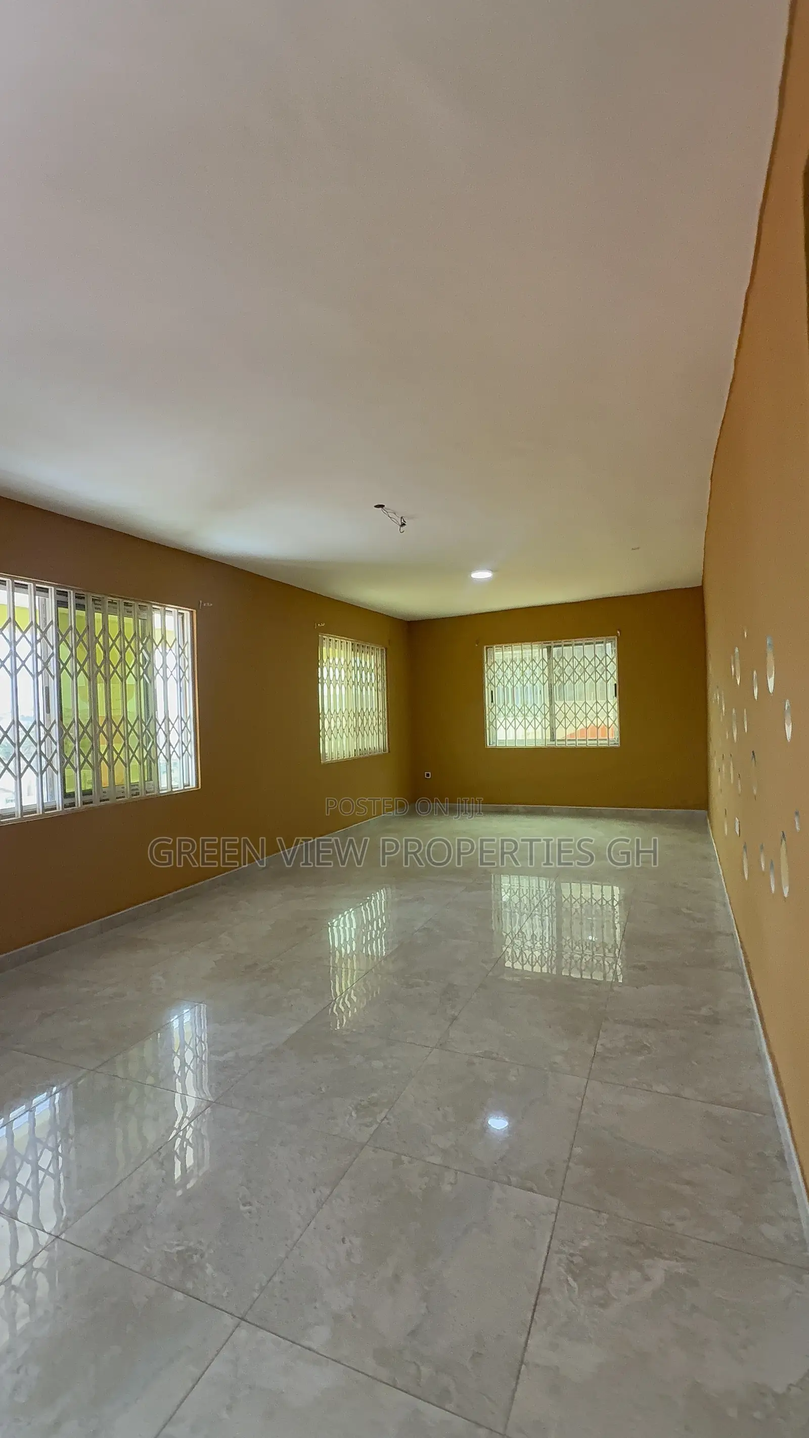 3bdrm Apartment in West Hills Mall Area for rent