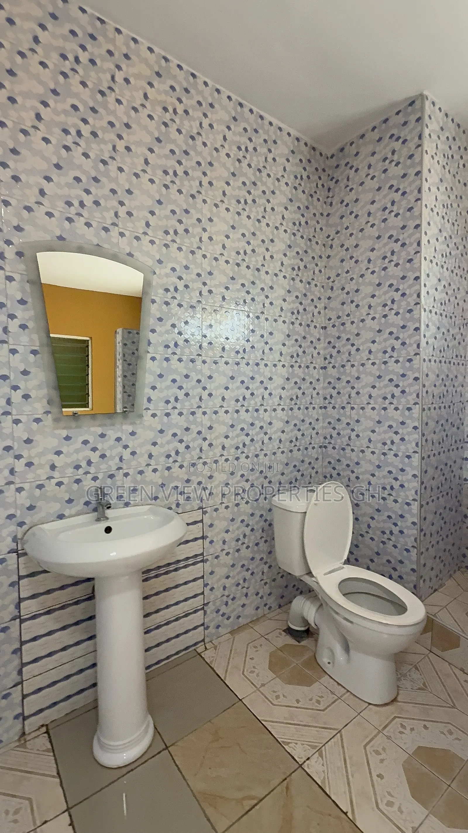 3bdrm Apartment in West Hills Mall Area for rent