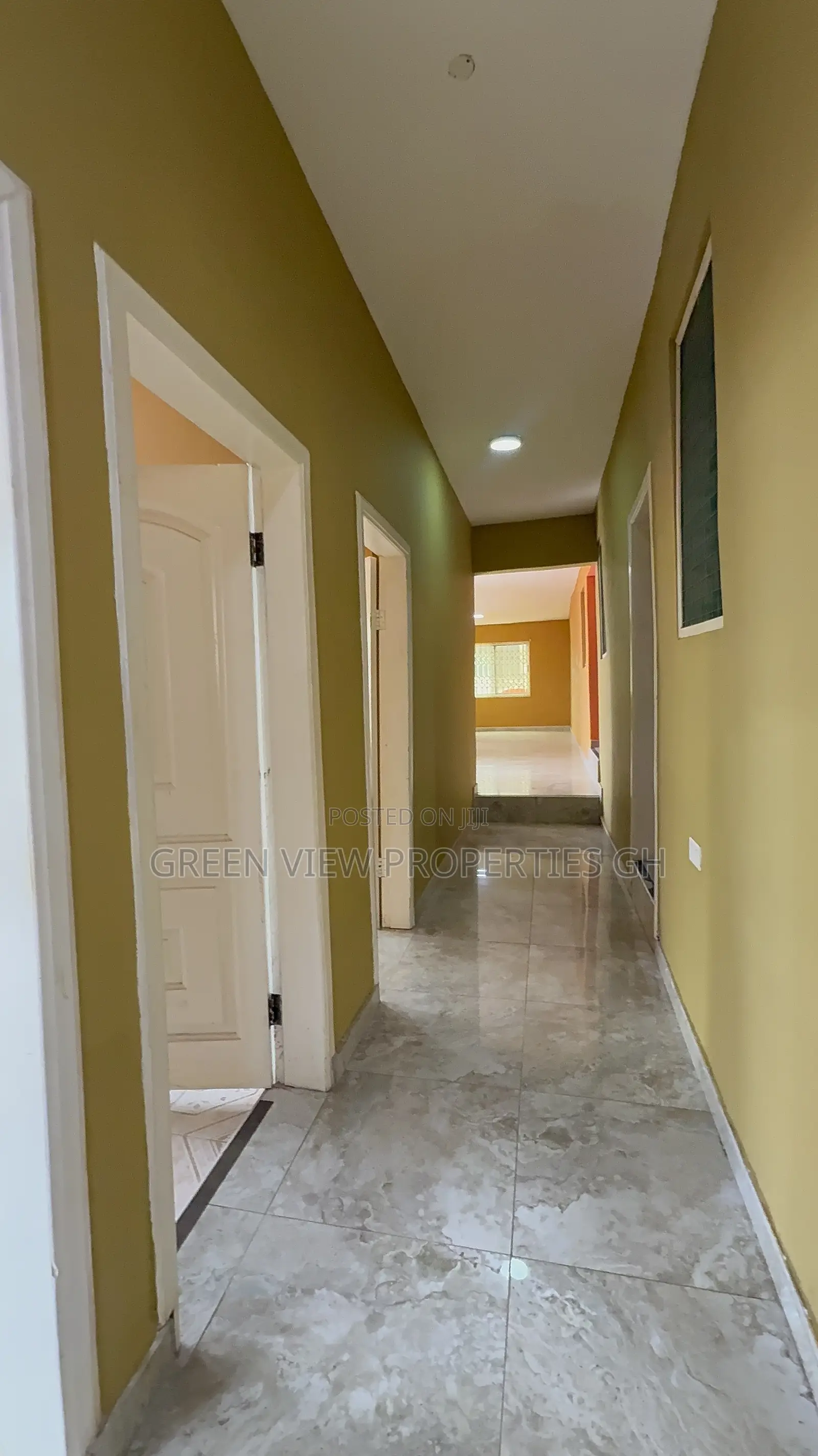 3bdrm Apartment in West Hills Mall Area for rent