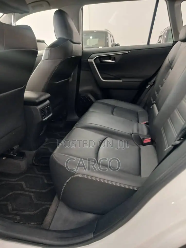 Toyota RAV4 2023 White