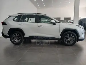 Toyota RAV4 2023 White