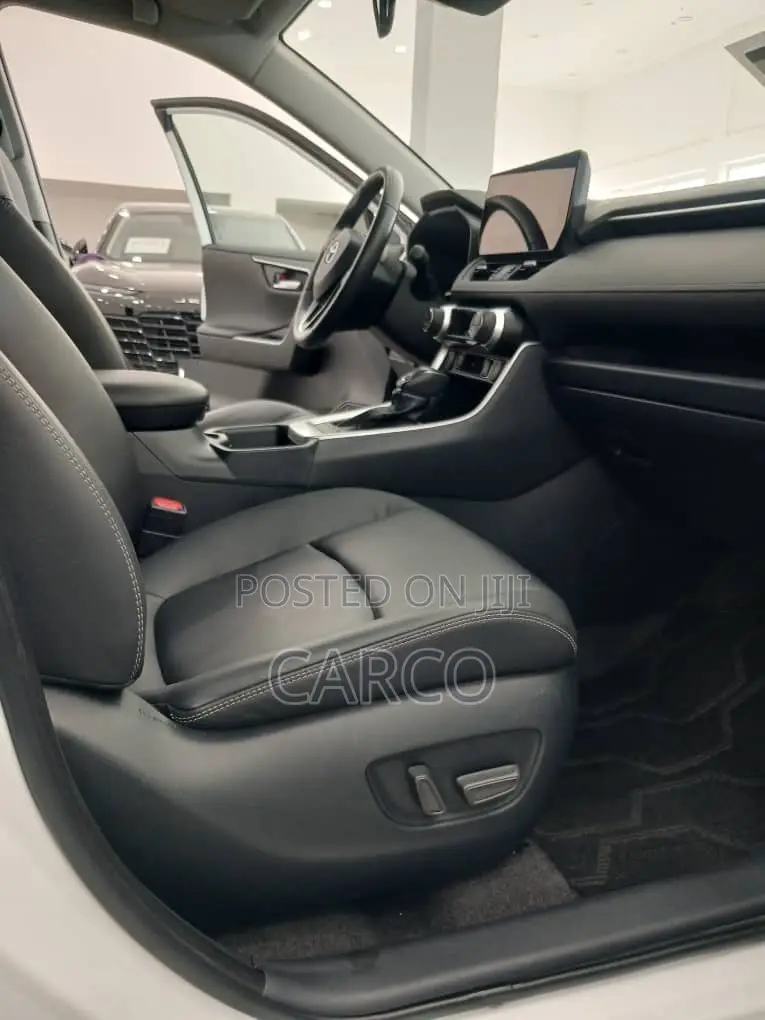 Toyota RAV4 2023 White