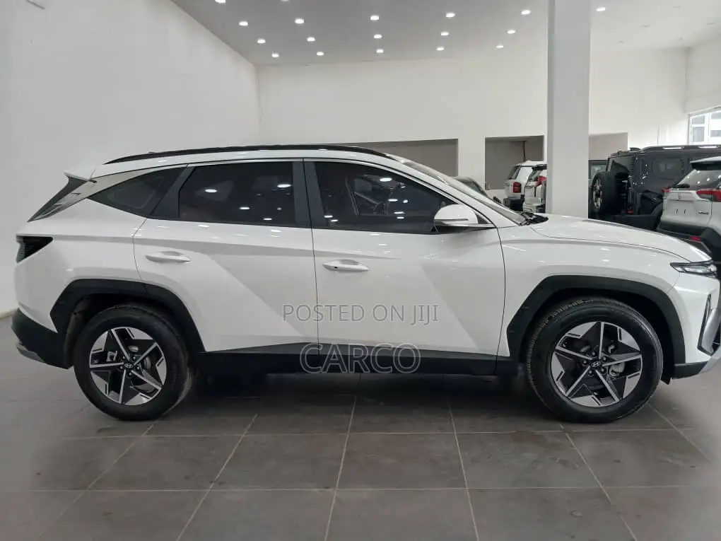 Hyundai Tucson 2024 White