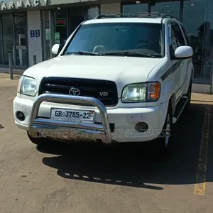 Toyota Sequoia SR5 4dr SUV 4WD (4.7L 8cyl 4A) 2002 White