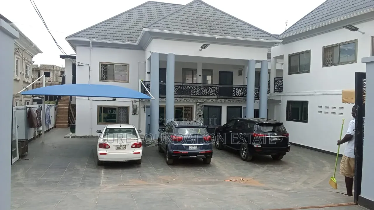 11bdrm House in Dansoman for sale